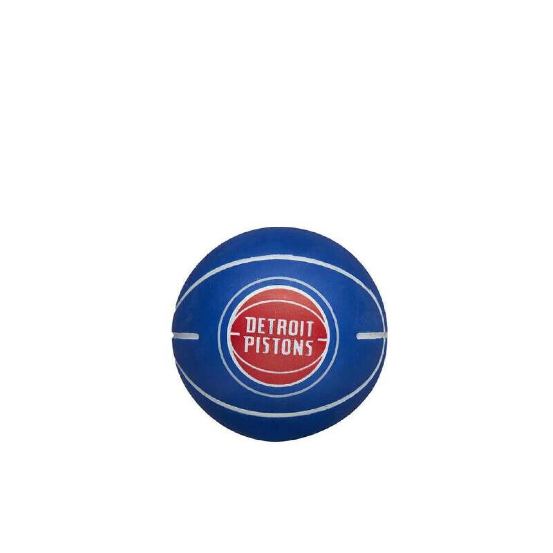 Prellender Ball nba dribbelnder Ball Detroit Pistons